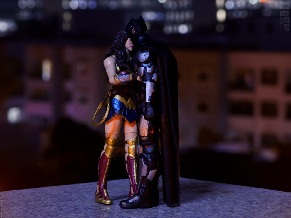 Batman & Wonder Woman Gets Intimate