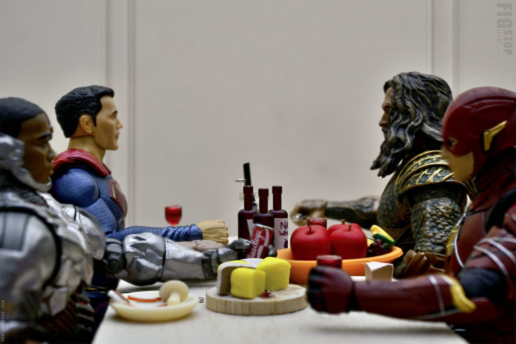 Thanksgiving Dinner Justice League - Assembles