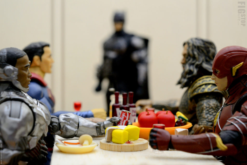 Thanksgiving Dinner Justice League - Assembles