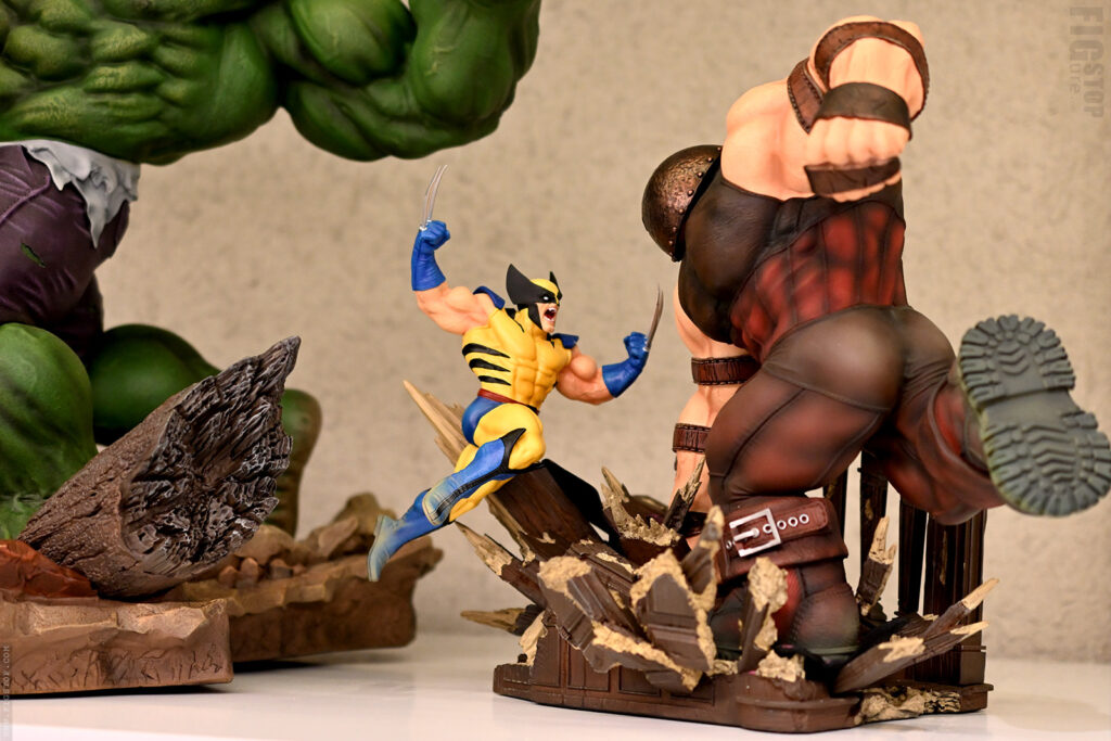 Statue - Wolverine vs Juggernaut