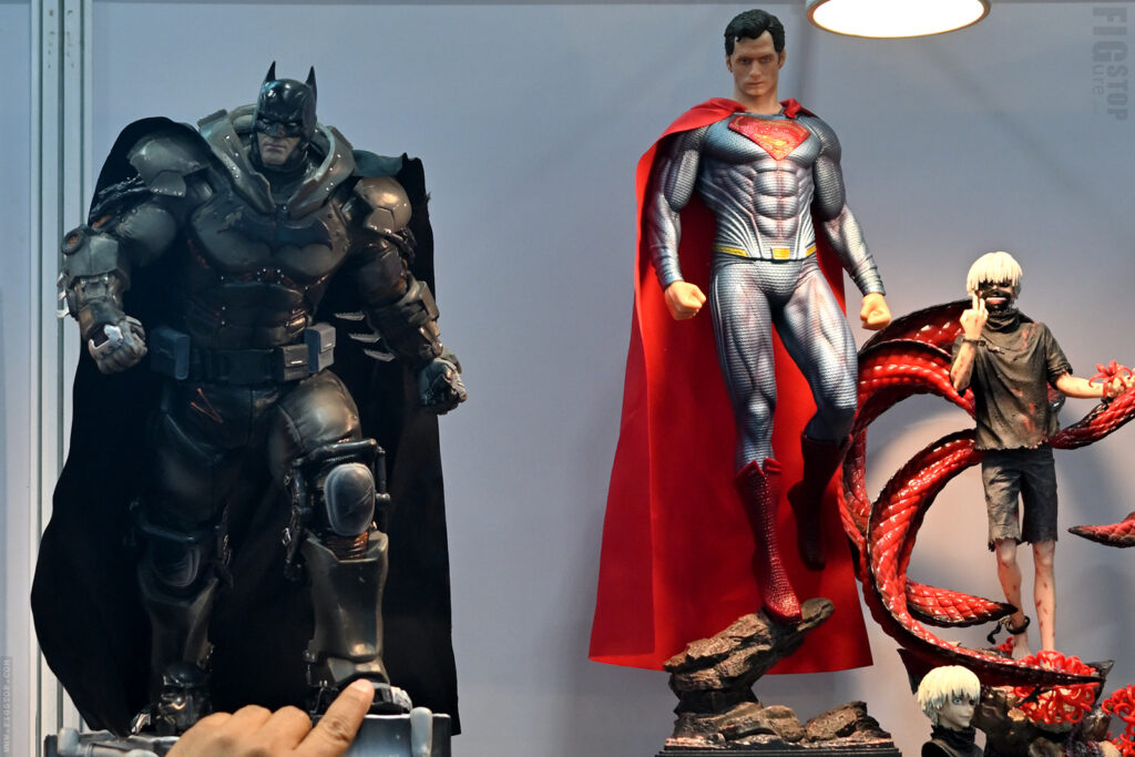Bangalore ComicCon 2025 - Ruvido Casa - Batman and Superman - Statue